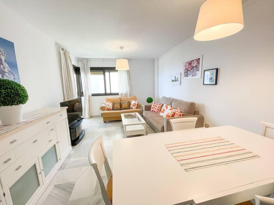 Seafront Apartment With Direct Access To The Beach Torremolinos Eksteriør billede