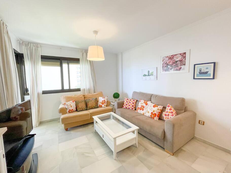 Seafront Apartment With Direct Access To The Beach Torremolinos Eksteriør billede