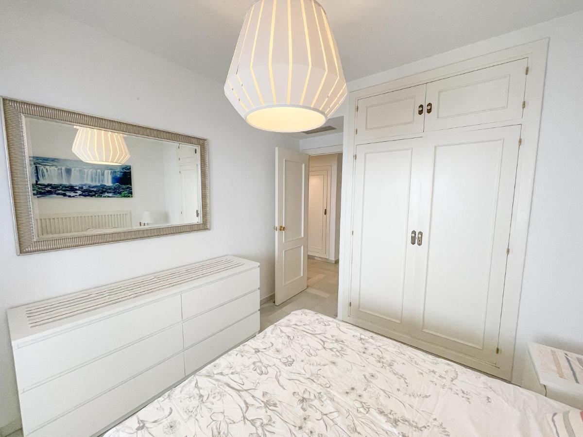 Seafront Apartment With Direct Access To The Beach Torremolinos Eksteriør billede