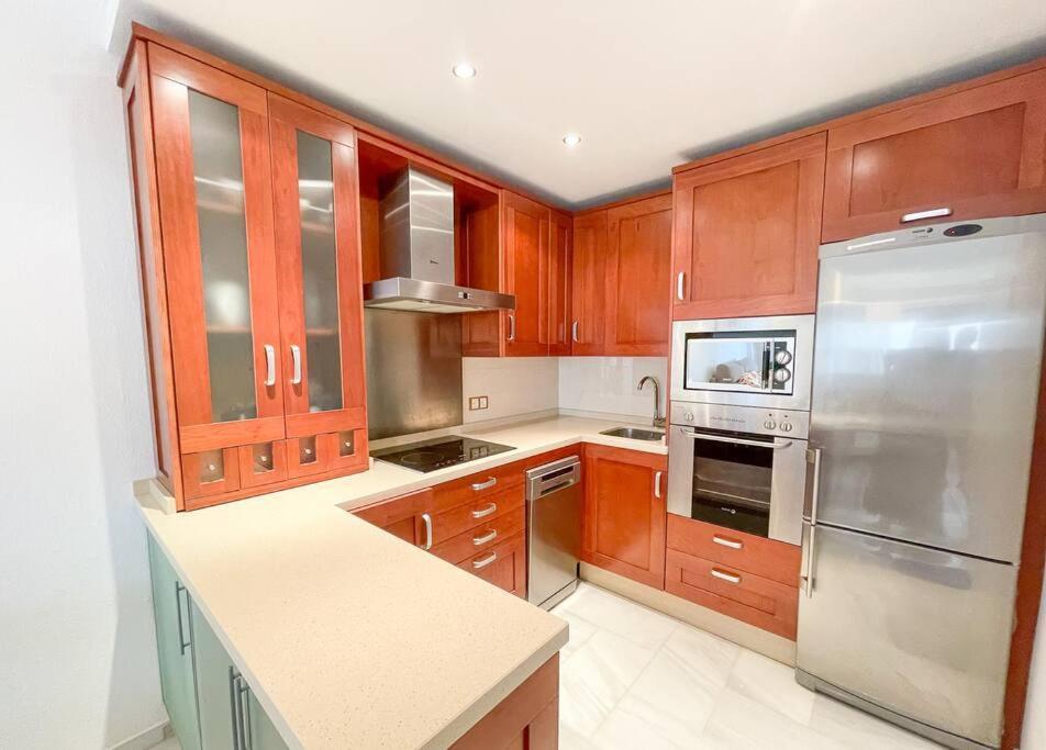 Seafront Apartment With Direct Access To The Beach Torremolinos Eksteriør billede