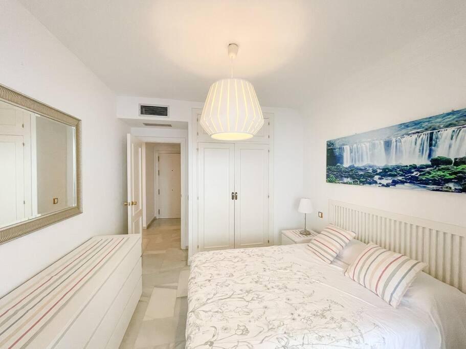 Seafront Apartment With Direct Access To The Beach Torremolinos Eksteriør billede