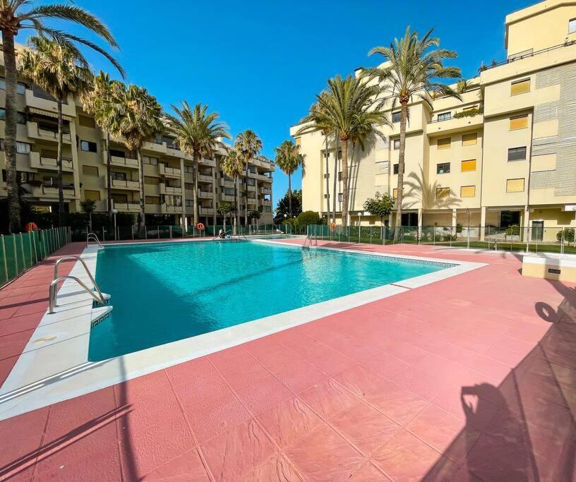 Seafront Apartment With Direct Access To The Beach Torremolinos Eksteriør billede