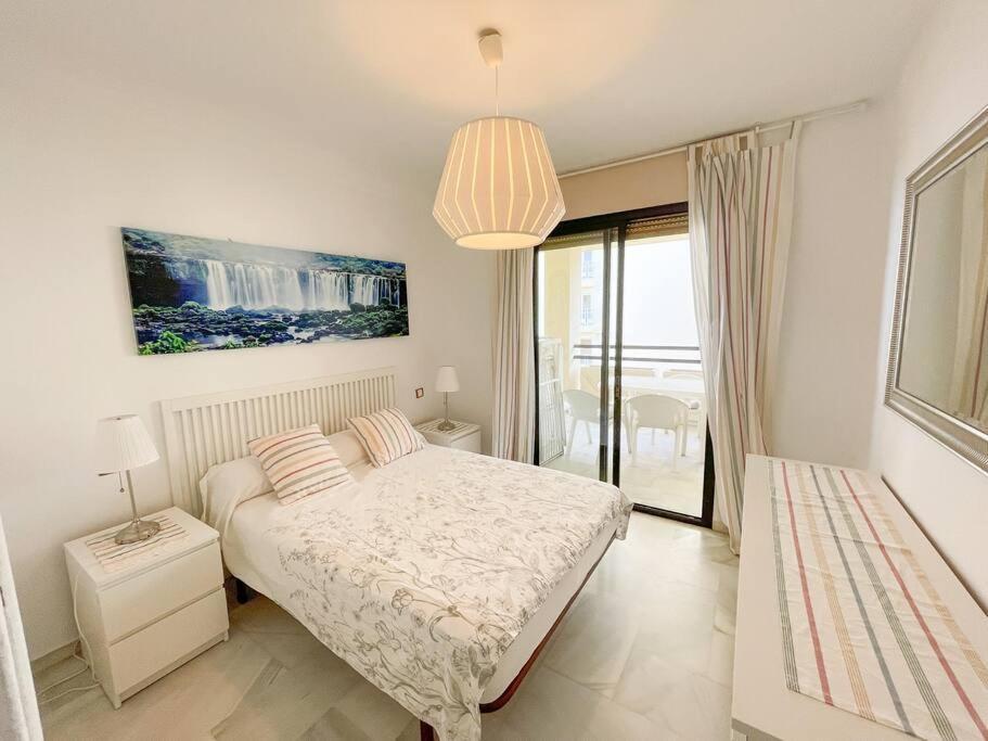 Seafront Apartment With Direct Access To The Beach Torremolinos Eksteriør billede