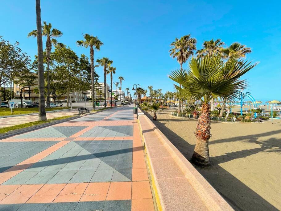 Seafront Apartment With Direct Access To The Beach Torremolinos Eksteriør billede