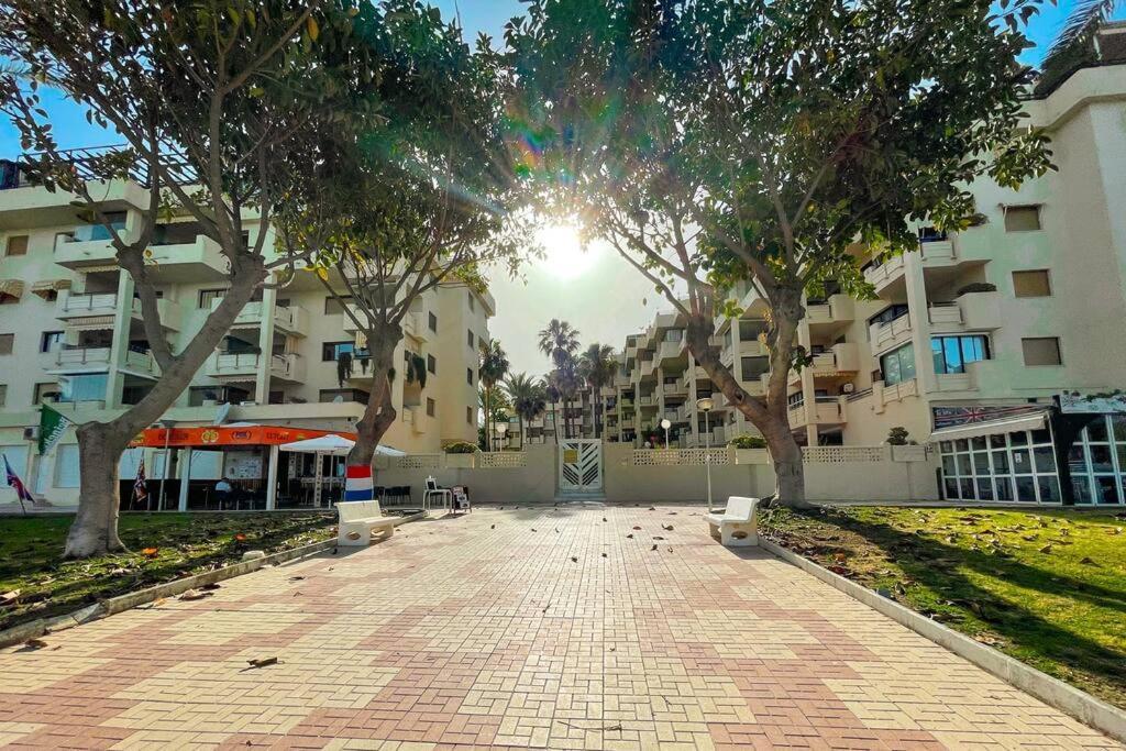 Seafront Apartment With Direct Access To The Beach Torremolinos Eksteriør billede