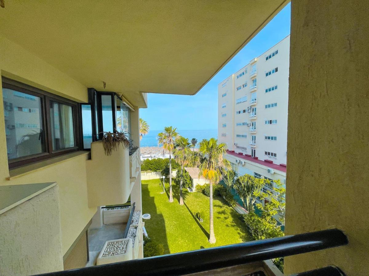 Seafront Apartment With Direct Access To The Beach Torremolinos Eksteriør billede